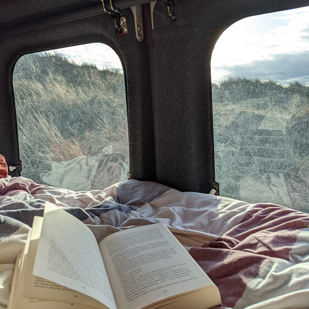 Lesen im Camper